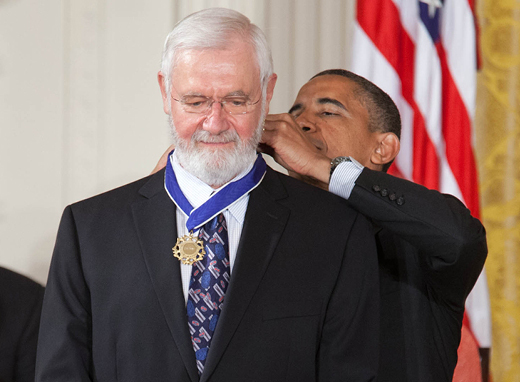 Dr. Foege receives Medal of Freedom
